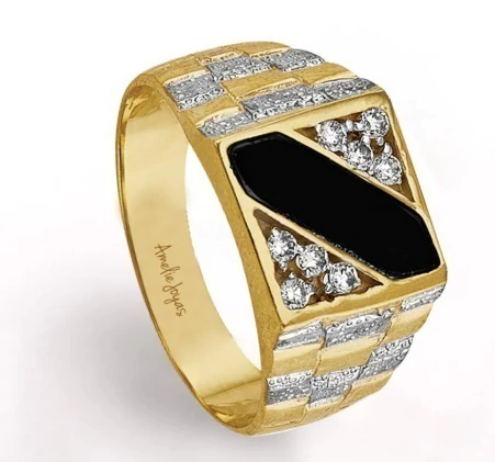 Anillo de oro con diamantes