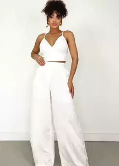 Conjunto Feminino em Viscolinho Calça Pantalona e Cropped de Alça Manu Ref. 1305 - comprar online