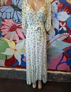 vestido longo transpassado na internet