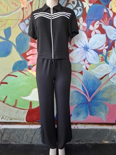 Conjunto de Moletim com Zíper na Blusa e Bolsos na Calça - comprar online