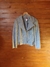 Blazer Estampado Cinza Claro TAM 44 – Sofisticação e Modernidade para Seu Visual