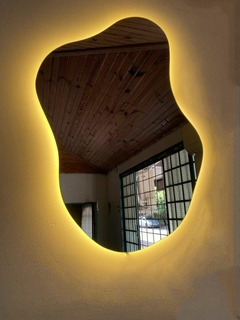 Espelho Orgânico Decorativo 85x60 Personalizado Led Oculto - comprar online