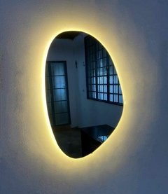 Imagem do Espelho Orgânico Decorativo 42x60 Iluminado Com Led Oculto