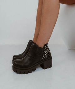 Botas Groove Tachas Plata - APATANU MAYORISTA