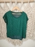 Remera verde con tachitas