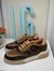 Zapatillas marrones en internet