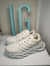 Zapatillas blancas estilo deportivas - LG