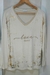 Remera con destellos dorados