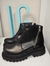 Botas negras en internet