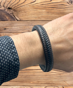 CUERO-1/22 Pulsera Cuero "Entretejida Clásica" Cierre Imantado