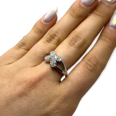 5.2 gr Anillo Flor con Cubics Plata Italiana