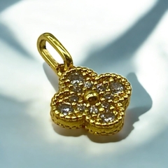 0.9 gr Dije Premium V.C (10 mm) Enchapado en Oro