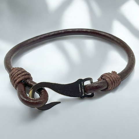 8813-2 Pulsera Cuero Marron Oscuro Cierre Gancho Acero Quirúrgico - comprar online