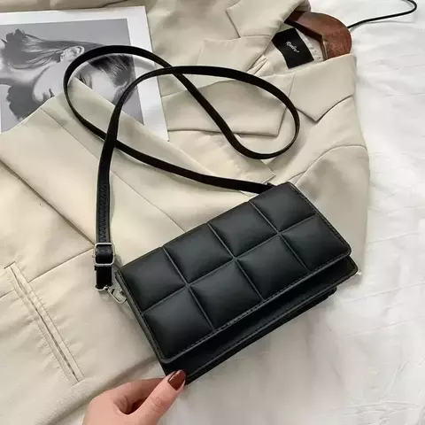 Bolsa de Ombro Feminina Pequena em Couro do Plutônio