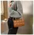 Bolsa de Ombro Feminina Pequena em Couro do Plutônio - comprar online