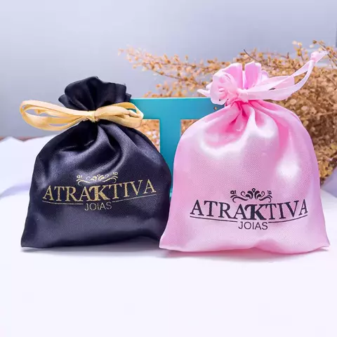 Brinco Argola Oval Delicada Banhada a Ouro 18k