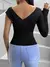 Camiseta feminina com decote em V de rosto única manga comprida design exclusiv - loja online
