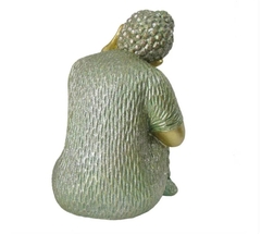 Estátua Buda em Repouso 21cm - Dourado Veste Verde - Território Zen