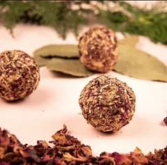 Bombita Defumador Ativada Santa Madre 4 Unidades - Amor: Rosa, Louro, Eucalipto e Cedro - comprar online