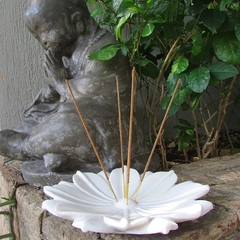 Incensário Flor de Lótus da Pureza em Marmorite 25cm - 5 Furos na internet