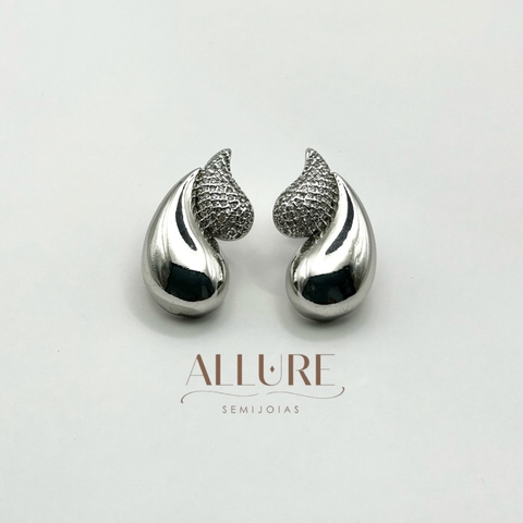 Brinco Gota Dupla Lisa e Cravejada Banhado a Prata - comprar online