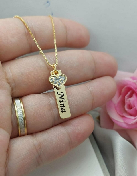 Colar de Plaquinha Personalizada com Pingente de Coração Banhada a Ouro - comprar online