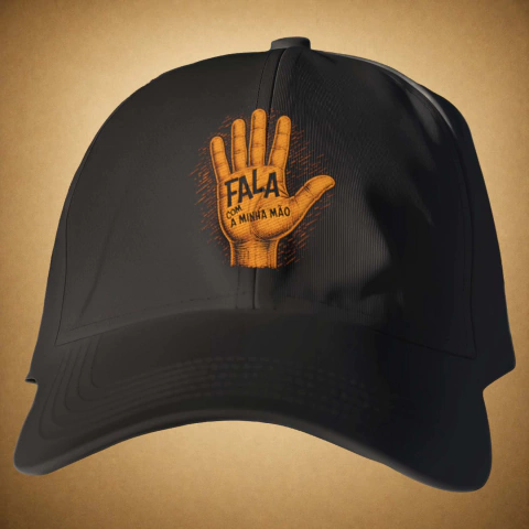 Boné trucker preto com estampa de mão laranja e texto "Fala com a minha mão" na frente