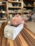 Ramo rosa y blanco en cajón - comprar online