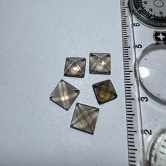 Cuarzo ahumado calibrado piramide 8x8 (por unidad) - comprar online