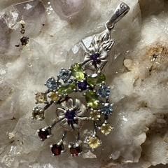 Dije multicolor de piedras naturales facetadas - comprar online