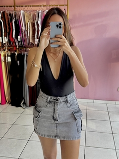 Body cavado Nina na internet