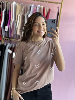 T-shirt coração na internet