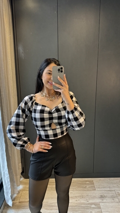 CROPPED XADREZ LARISSA na internet