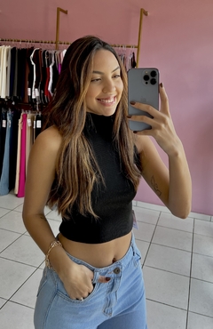 Cropped gola alta preto