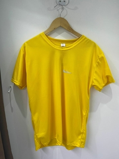 Blusa manga Dri Fit Nike na internet