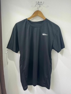 Blusa manga Dri Fit Nike - Vestir | Moda Feminina e Masculina