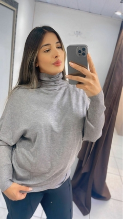 Blusa Gola Lisa na internet