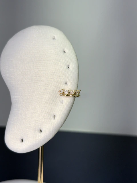 Piercing Fake com Zircônias Gota
