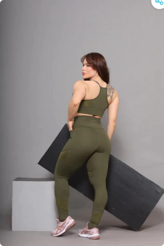 CONJUNTO VICTORIA M (3.72) na internet