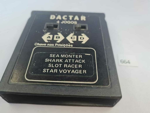 Cartucho de Atari Shark Attack e Star Voyager 664