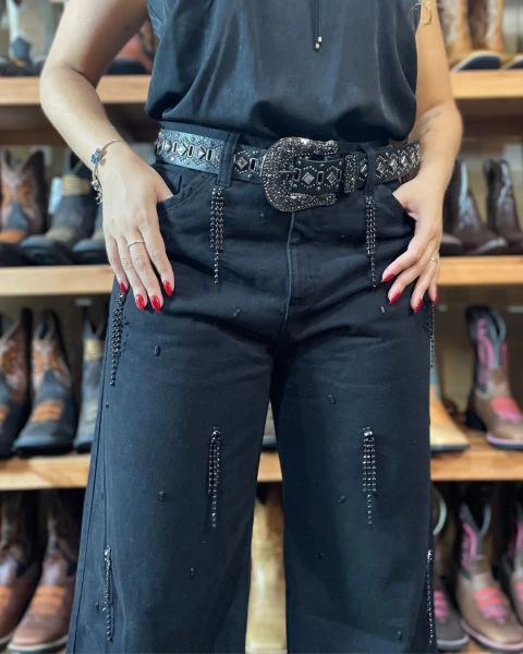 Calça Wide Leg Preta com Aplicações