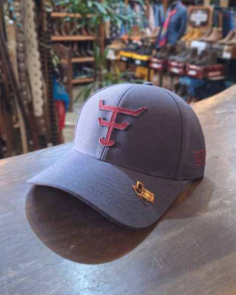 Boné Texas Farm Cinza Chumbo & Vinho