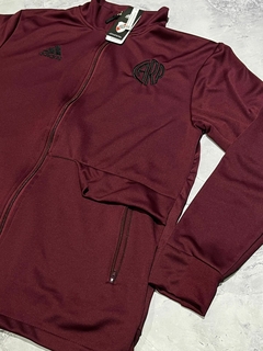 CAMPERA BORDO CARP BORDADO RIVER en internet