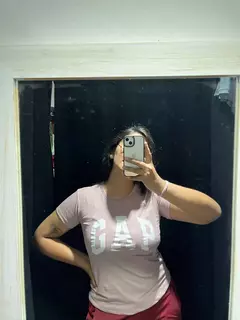REMERA GAP en internet