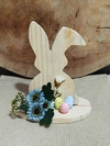 Coelho decorativo em madeira - comprar online