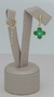 Brinco Argola com Pingente de Trevo Verde em Resina e Banho Dourado 18k