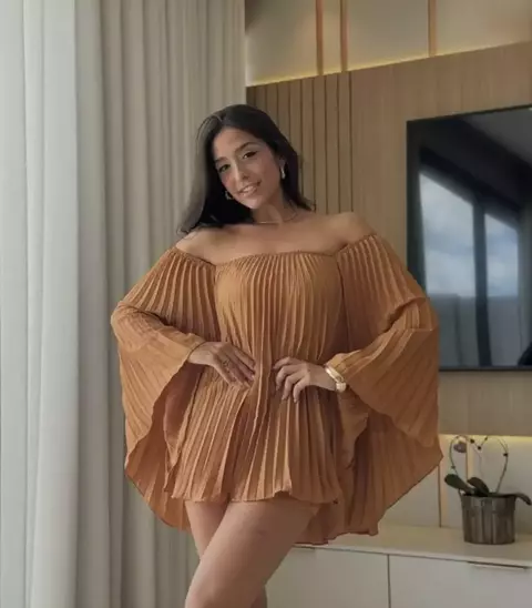 Conjunto Ombro a Ombro em Seda Plissada com Short Interno