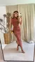Vestido Longo Justo com Gola Alta e Fenda Lateral