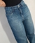 Calça Jeans Reta Cintura Alta na internet