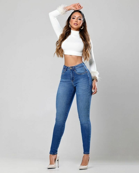 Calça Jeans Cintura Média com Bolso Relógio Embutido